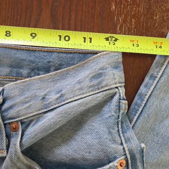 Levis 501 Jeans Womens 24x30 High Rise Straight Distressed Light Wash Raw Hem - Picture 11 of 13